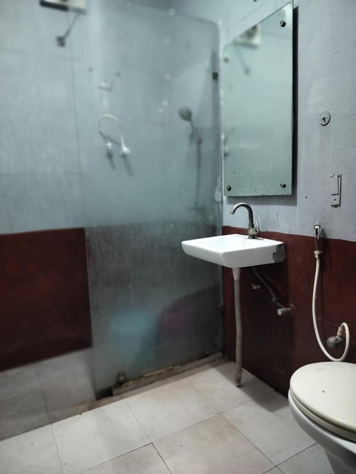 Hotel Golden Door Mathura Exterior foto